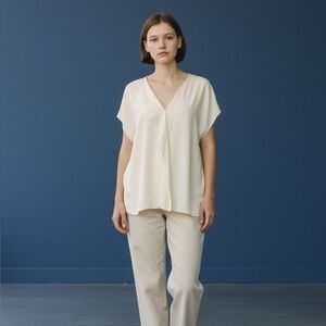 VINCE Ivory Silk Flutter Sleeve Blouse L Hi-Low V Neckline Ruffle Side Slits